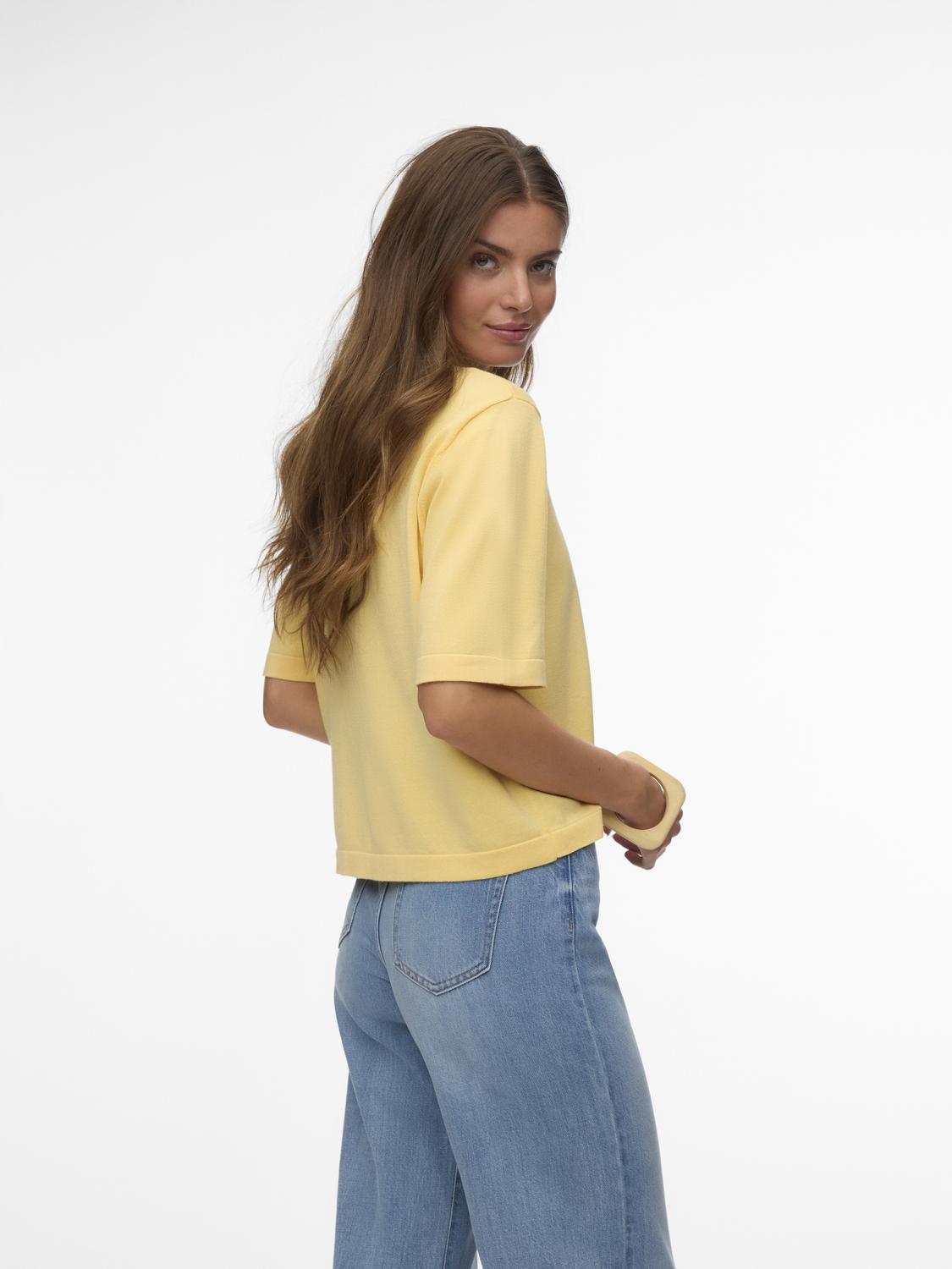 model_shot-back